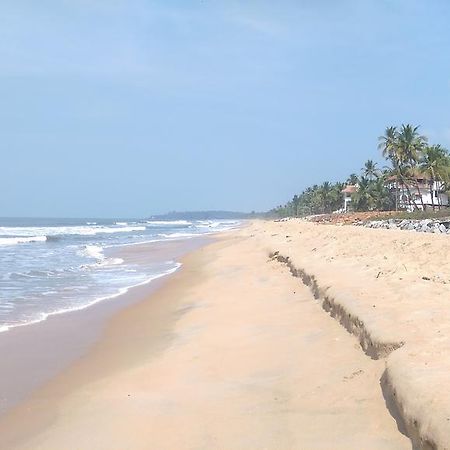 Sun n Tan Beach Home stay Kannur Bagian luar foto